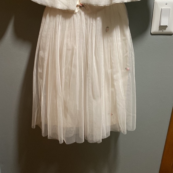 BRAND NEW GIRLS DRESS SIZE 7/8! COLOR IS IVORY. STUNNING IN PERSON. NWT. - Picture 5 of 13
